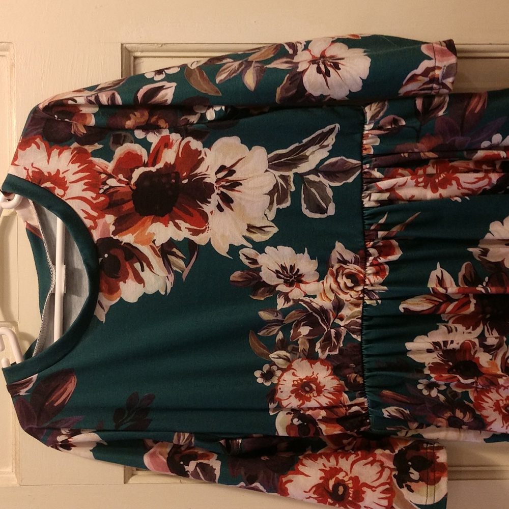 Dress - Picture 2 of 3